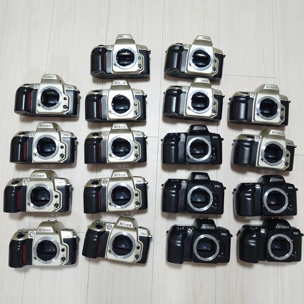 NIKON ニコン F60 18台 フィルムカメラ 一眼レフカメラ まとめ売り まとめて 大量セット 整理品 引越しでカメラ用品色々出品中_画像1
