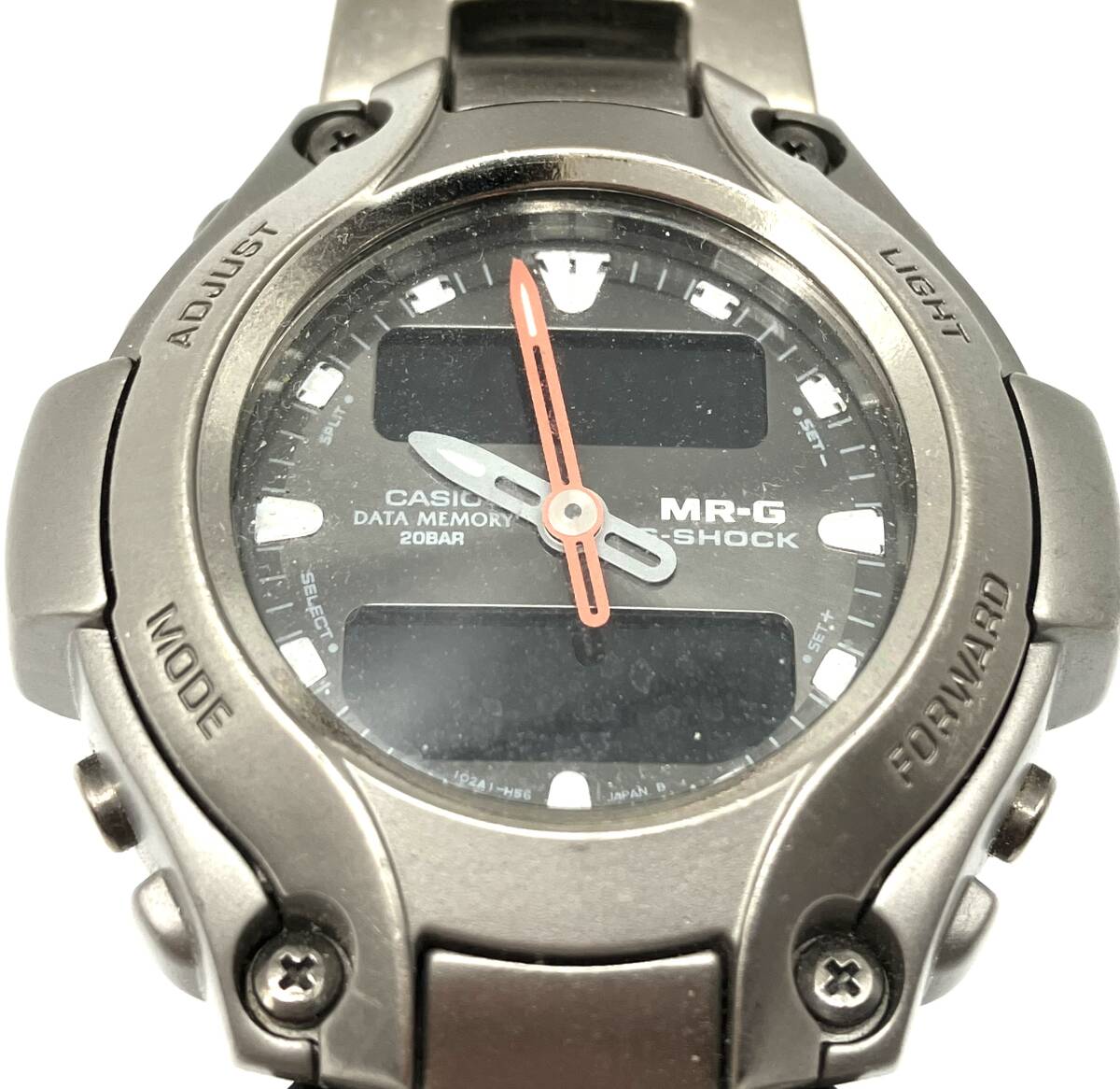 【7231】CASIO カシオ G-SHOCK ジーショック MR-G 20BAR MRG-130T DATA MEMORY クオーツ メンズ 腕時計 不動 中古 ジャンク の画像3