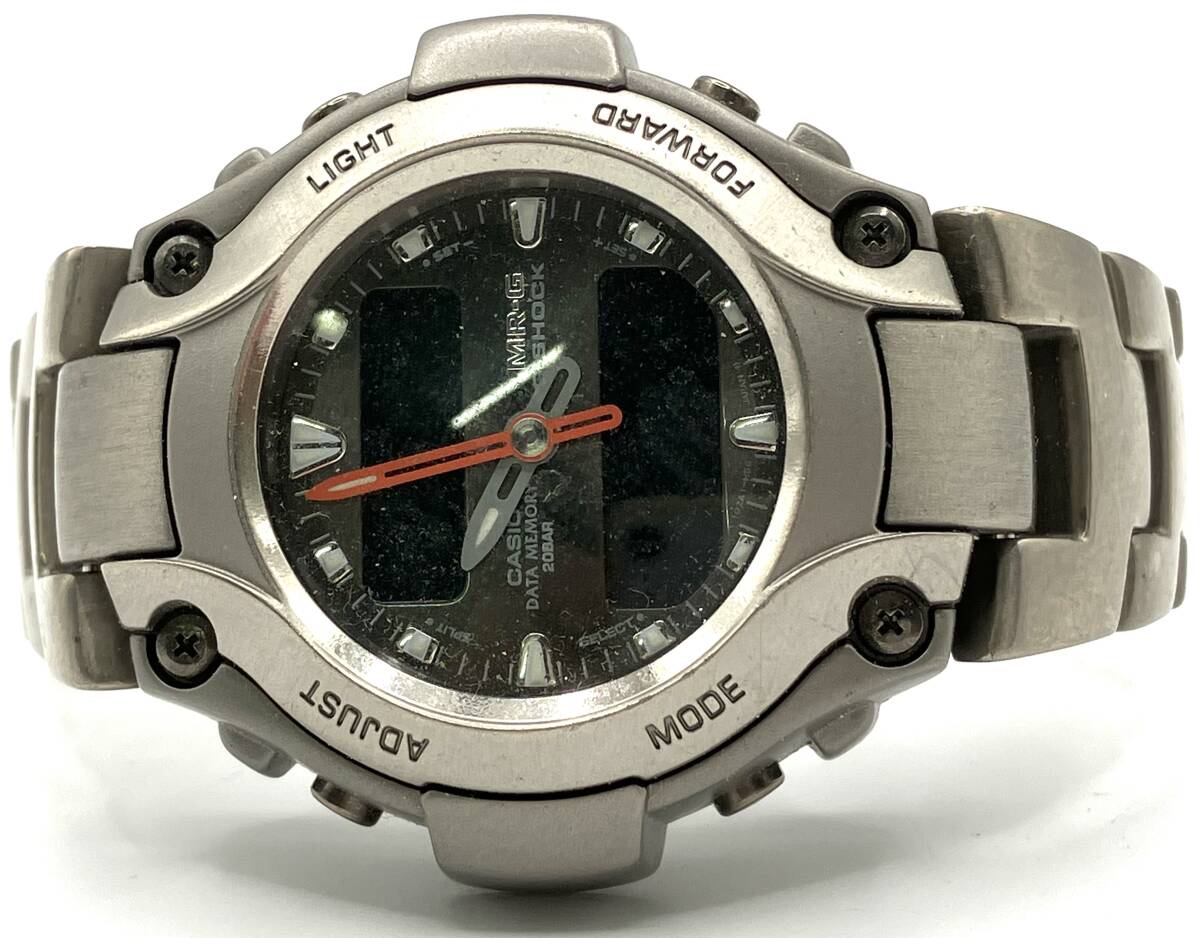 【7231】CASIO カシオ G-SHOCK ジーショック MR-G 20BAR MRG-130T DATA MEMORY クオーツ メンズ 腕時計 不動 中古 ジャンク の画像2