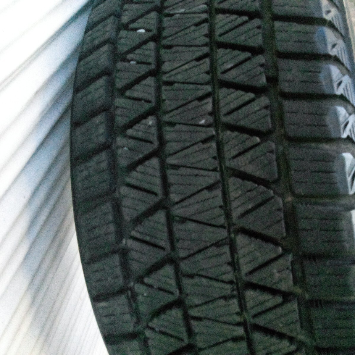 【バリ山】BRIDGESTONE 　ブリヂストン　 BLIZZAK　 DM-V3 　225/55R18 　20年製　1本_画像8