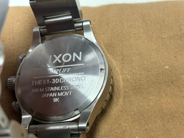 NIXON ニクソン THE 51-30 クォーツ QZ 3針 クロノグラフ デイト 腕時計 白文字盤 ホワイト シルバー_画像3
