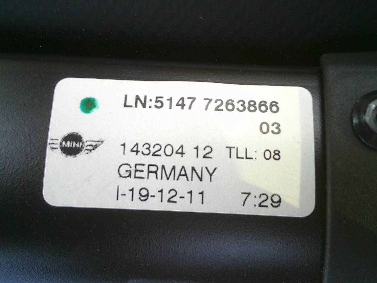 ★ ZF16 ミニ クラブマン R55 後期 トランク トノカバー ラゲッジカバー 7263866 ★ BMWミニ MINI ZG16 クーパーＳの画像6