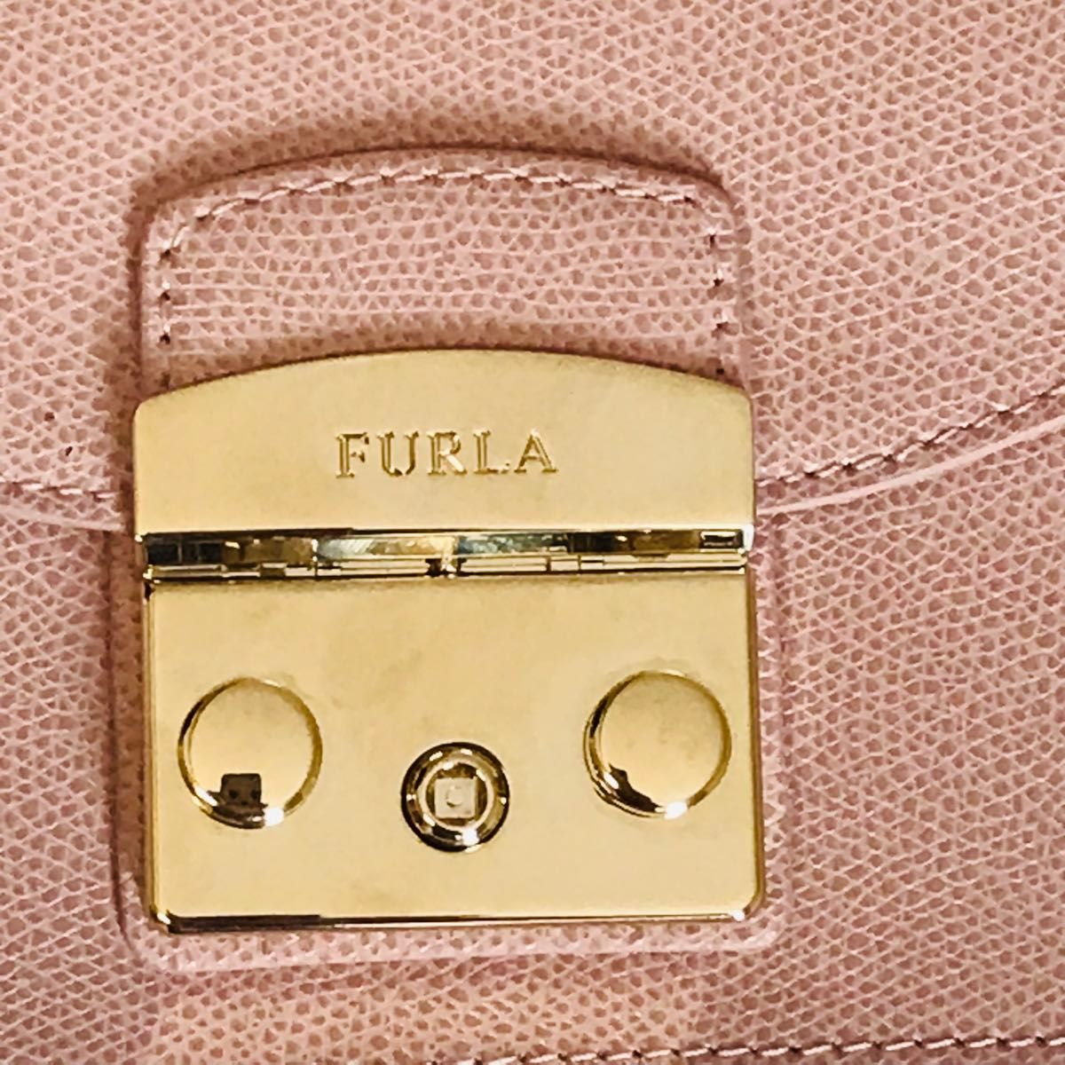 新品　FURLA フルラ チェーン ショルダーバッグ メトロポリス ゴールド金具