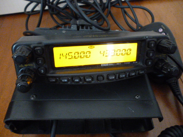 即決全国無料　YAESU　FT-8800H　144/430MHz　50W/35W　ハイパワー無線機 　セパレート運用　広域受信機_画像2