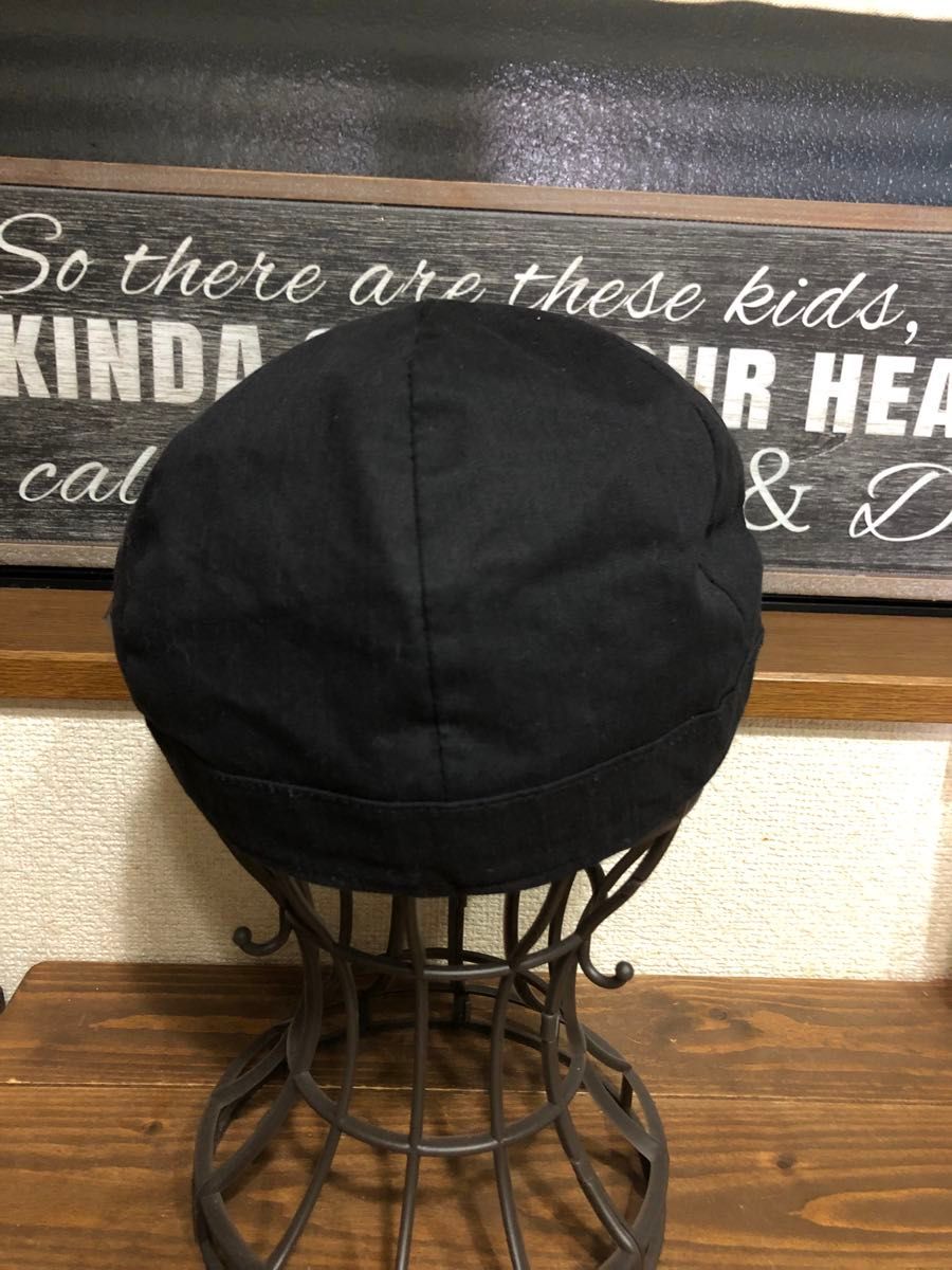 スタッズ付きハンチング帽　黒　フリーサイズ