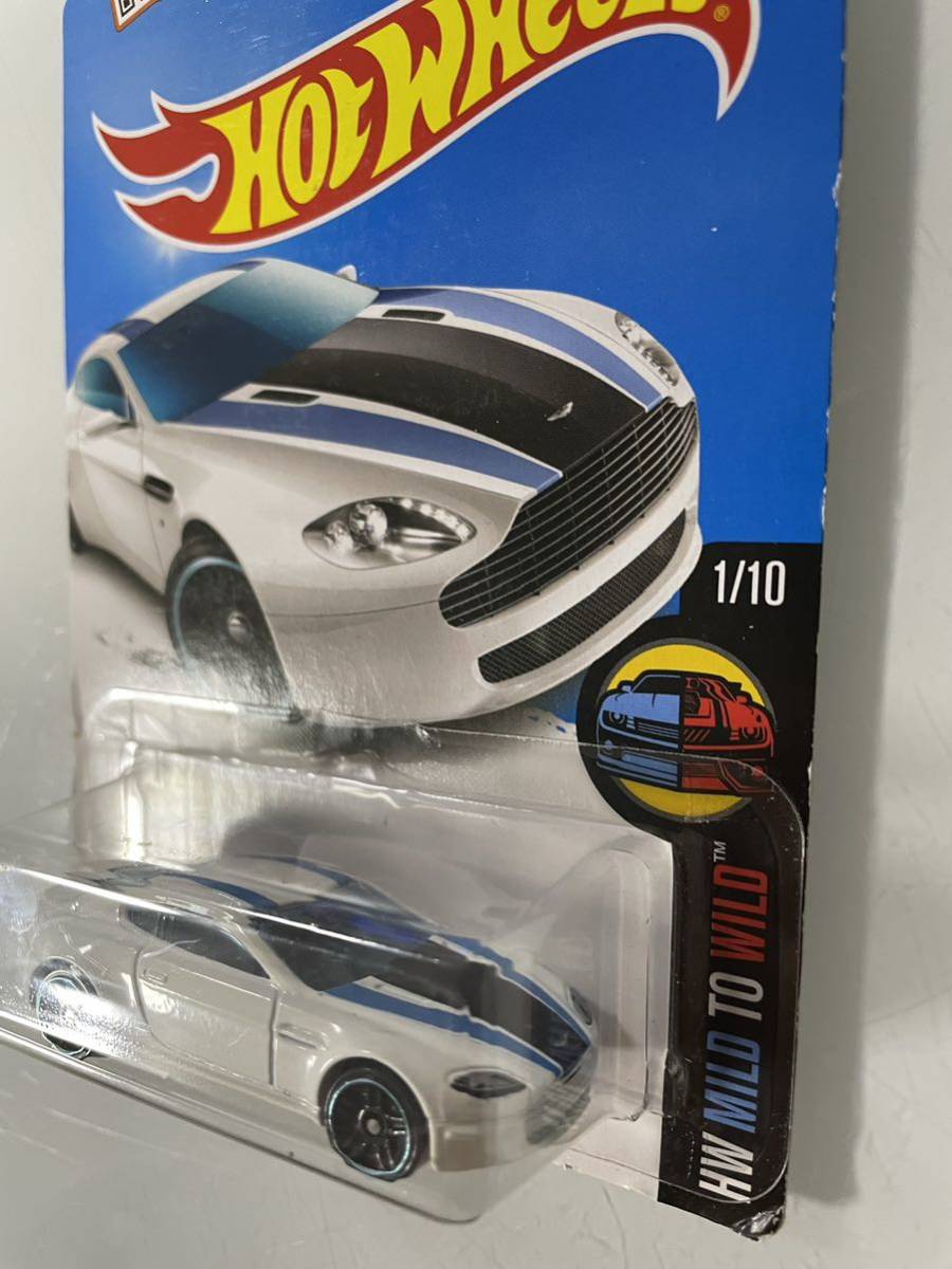 HOTWHEELS ホットウィール ASTON MARTIN V8 VANTAGE アストンマーチン_画像2