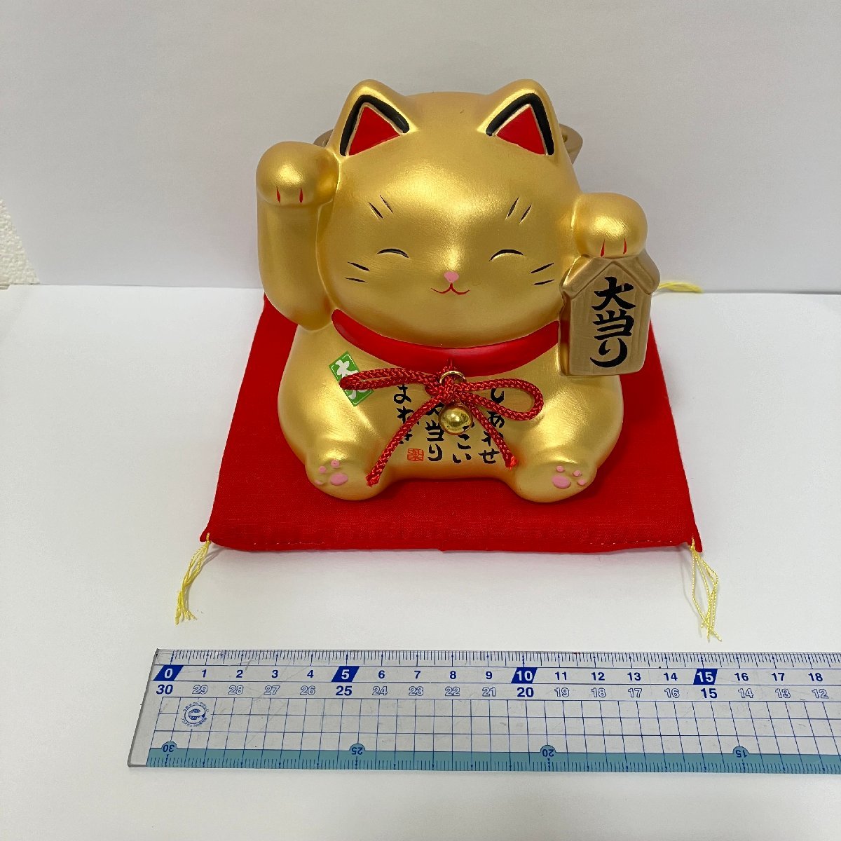 【H79931】置物　縁起物　宝くじ入れ　貯金箱　招き猫　金運が上がりそうな招き猫　小傷・汚れあり　ジャンク品　中古品_画像7