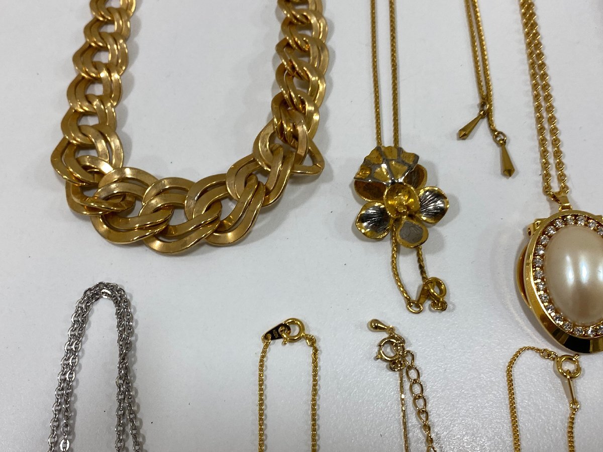 【B19224】メッキアクセサリー おまとめ 金メッキ 銀メッキ 色石 パール ネックレス リング ブローチ イヤリング 等 ジャンク品の画像10