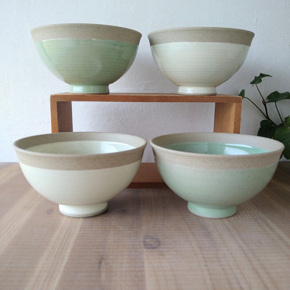 縁取り軽量茶碗・４個　有田焼　〈新品・未使用〉