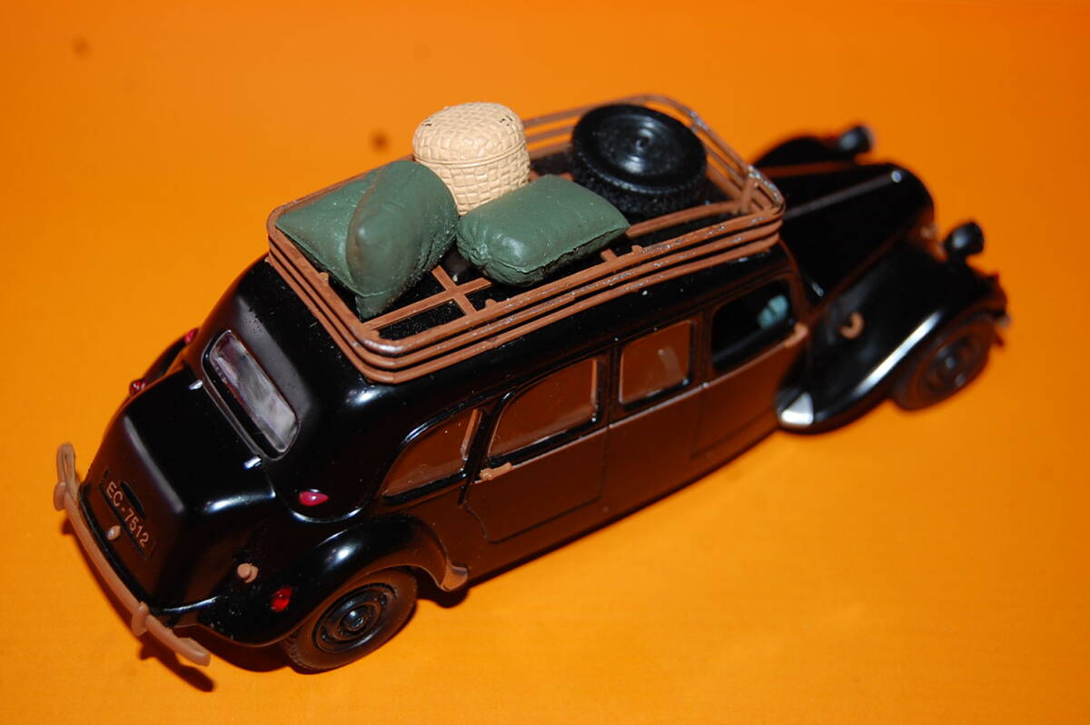 UNIVERSAL HOBBIES 1/43 Citroen 15-six Taxi de brousse "Viet Nam" ベトナム　サイゴン市タクシー1954 ジャンク品　M3-13_画像5