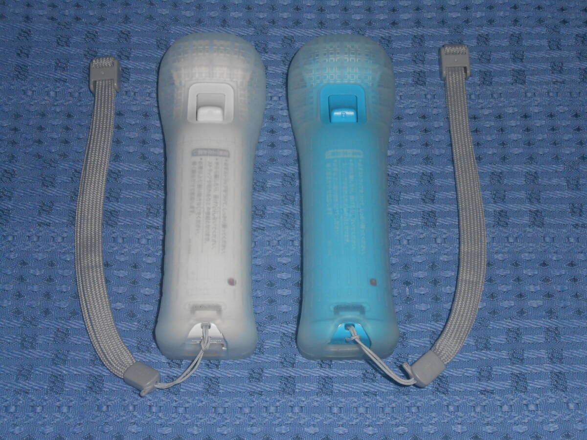 Wiiリモコンプラス(Wiiモーションプラス内蔵)2個 青(aoブルー)1個 白(shiroホワイト)1個 ジャケット・ストラップ付 RVL-036 任天堂Nintendo