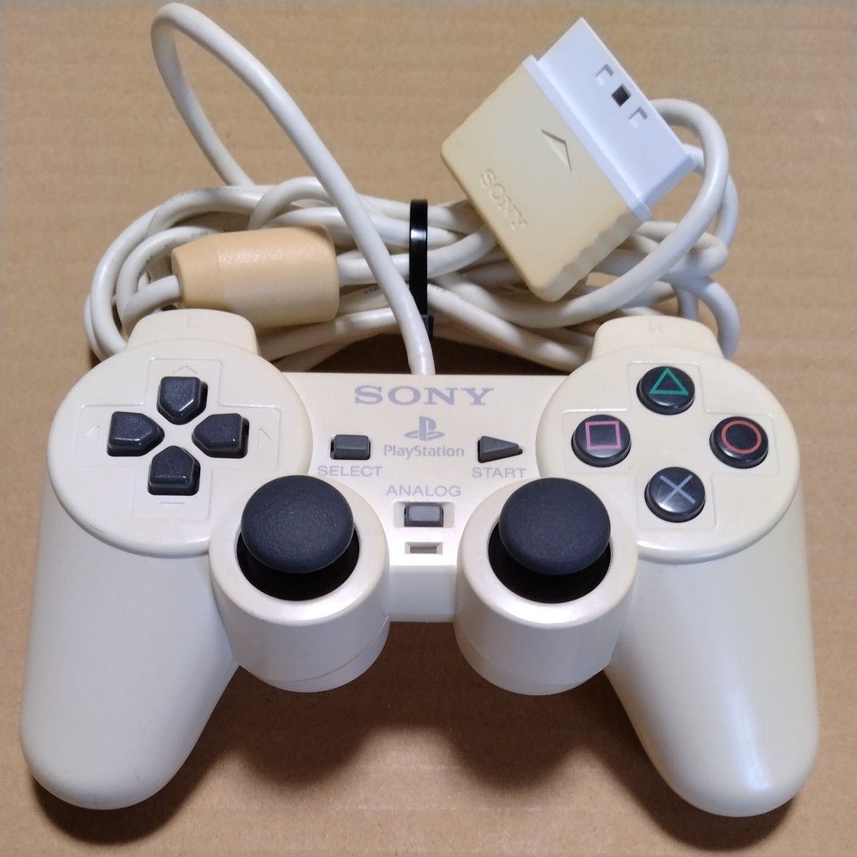 【PS2】 アナログコントローラー　DUALSHOCK2　セラミック・ホワイト　デュアルショック2　SCPH-10010CW