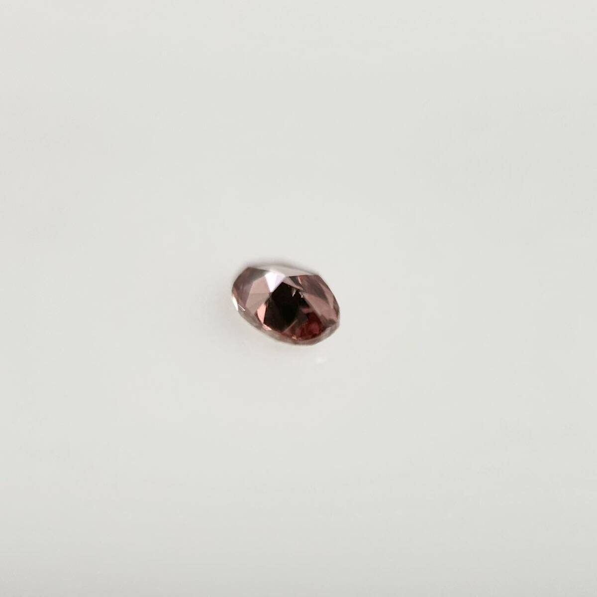 ０．０２１ct ＦＡＮＣＹ ＶＩＶＩＤ ＰＩＮＫ Ｉ２ オーバル ビビッドピンク ダイヤモンドルースの画像3