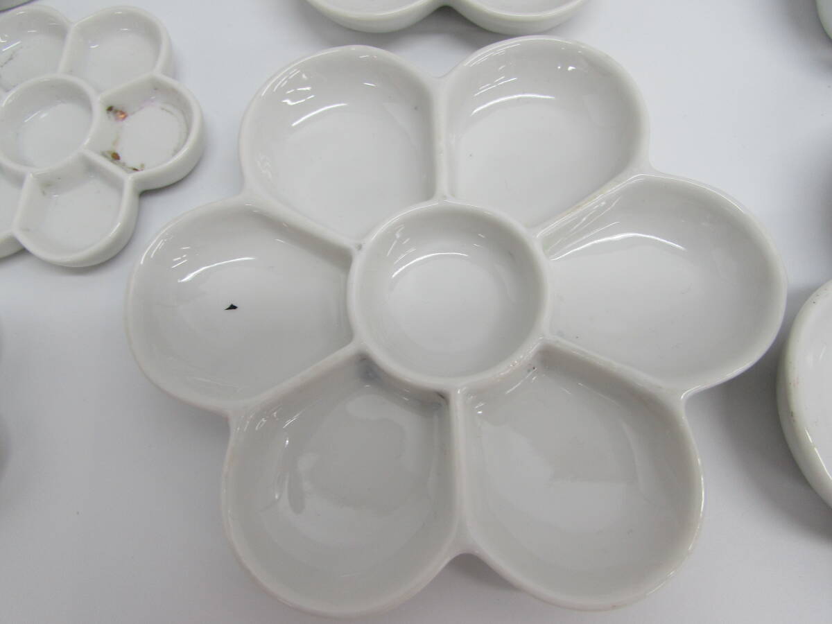 現状品 筆洗 丸筆洗器 1個 梅皿 6枚おまとめセット パレット 塗料皿 絵の具 皿 陶器製 白 _画像5