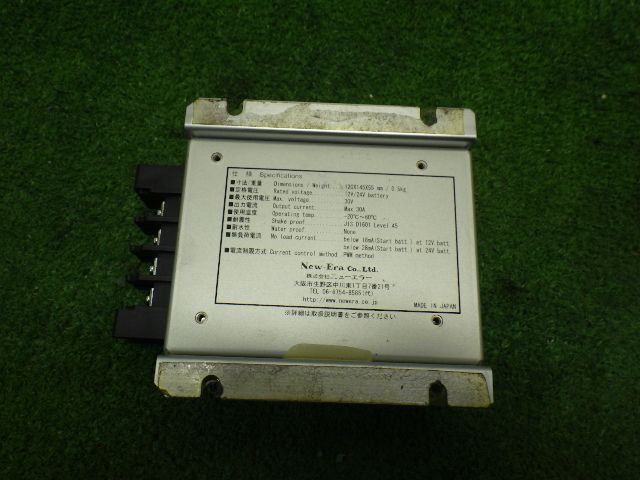 ★キャラバン E26★ニューエラー サブバッテリー チャージャー SBC-001B 中古_画像4