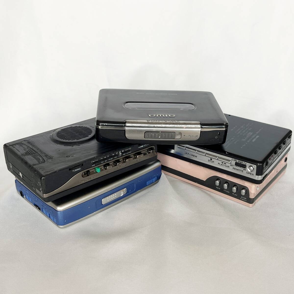 【ジャンク品】カセット ウォークマン 5台 まとめ aiwa PX-500　PX370　SANYO JJ Pink SHARP BEING JC-K50 MARUMAN カセット ソニー_画像6