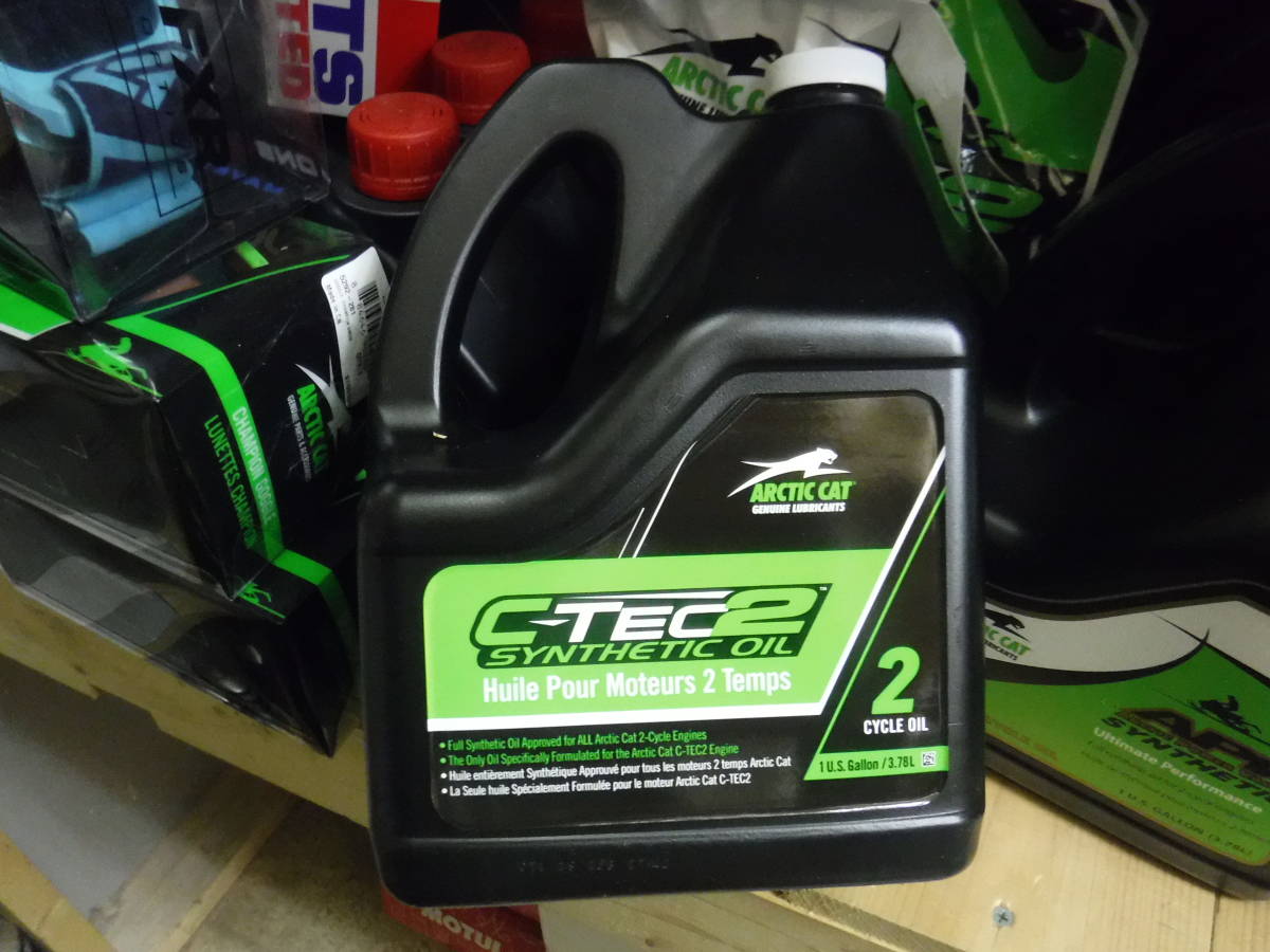 即納 Arctic Cat C-TEC2 純正 エンジンオイル 約4L m8000 m6000 alphaone　オイル　2スト　 ctec_画像1