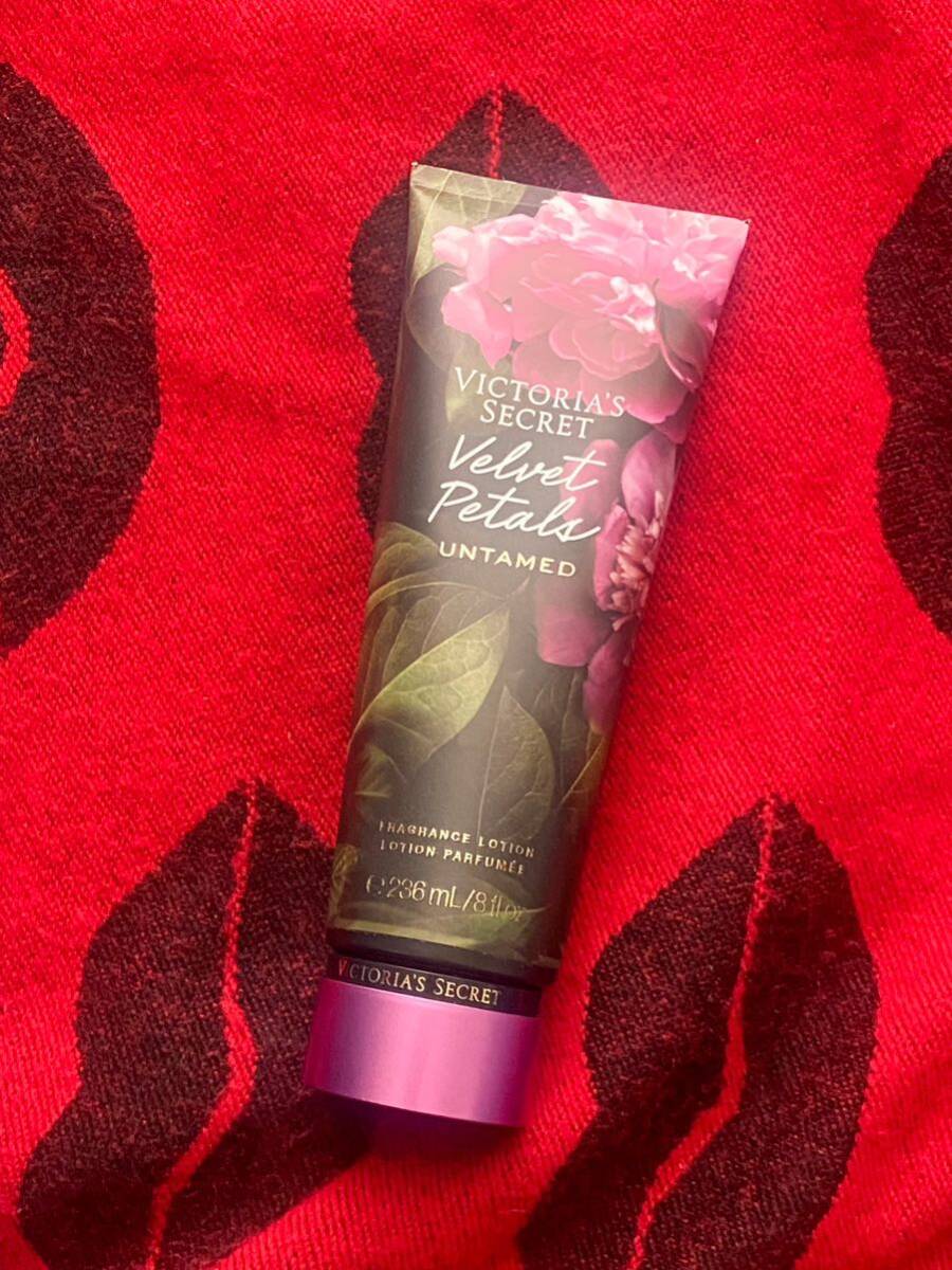 Victoria's Secret/ヴィクトリアシークレット/Velvet Petals Untamed/ベルベットペタルズアンテイムド/フレグランスローション新品未使用_画像1