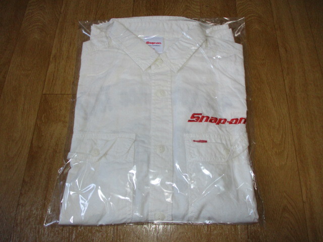スナップオンレーシング　ビンテージ　肉厚刺繍入り　白　ワークシャツ　未使用　サイズM　デッドストック　ツナギ・ジャケット_画像2