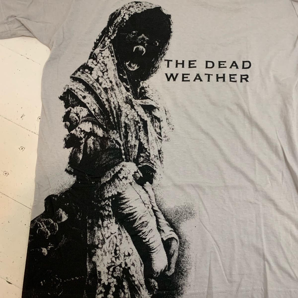 The Dead Weather ザ・デッド・ウェザー 2009s バンドTシャツ ツアーTシャツ ヴィンテージTシャツ プリント グレー系 M TULTEX アーカイブ_画像6