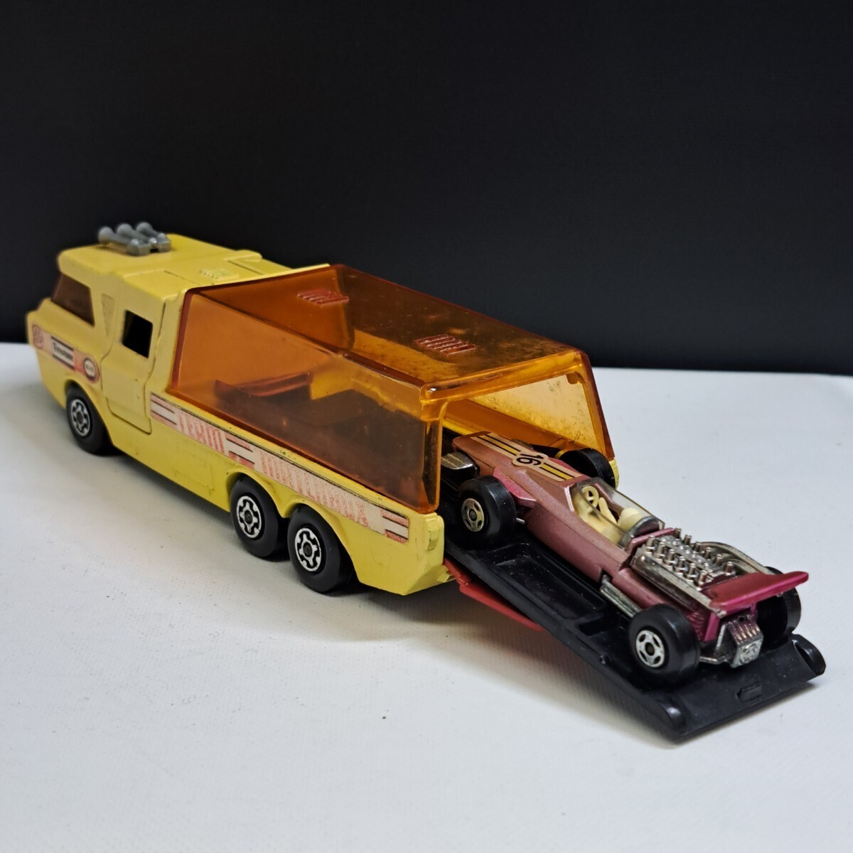 MATCHBOX マッチボックス Super Kings K-7 レーシングカートランスポーター イエロー 全長約１5cm_画像7