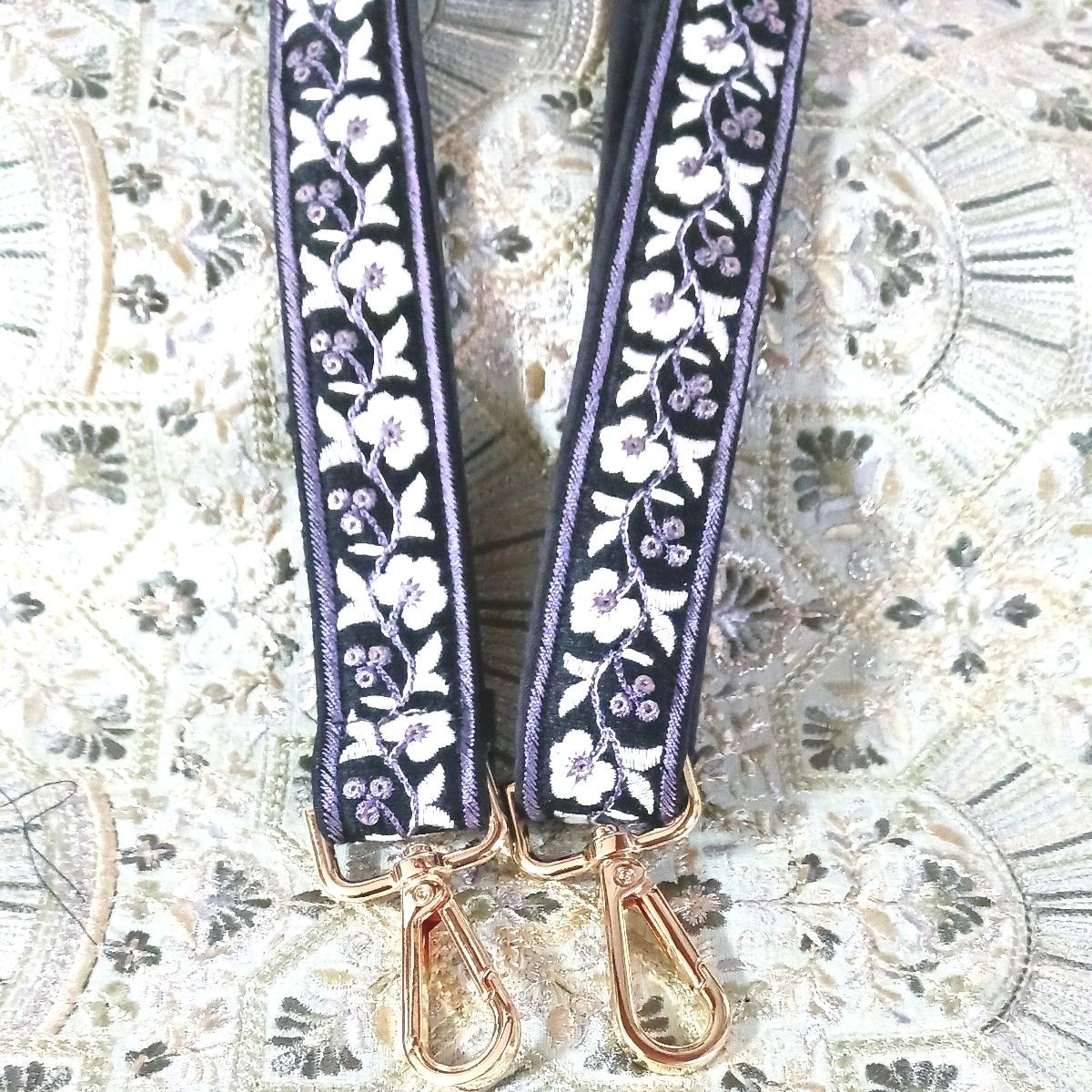 インド刺繍リボン ショルダーベルト スマホショルダー(ハンドメイド)