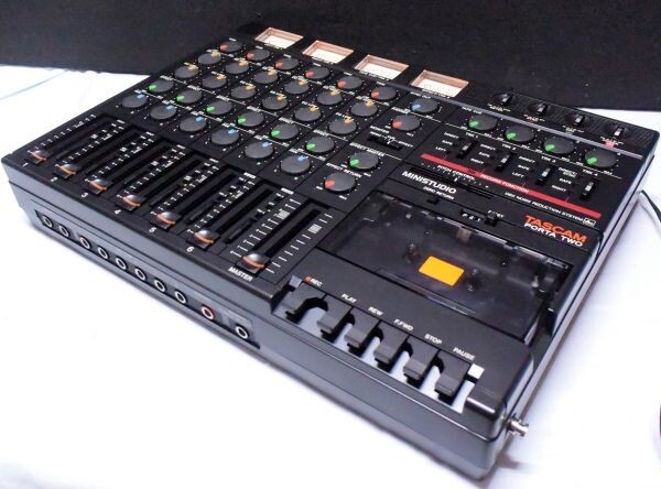 ■ジャンク■美品■TASCAM MINISTUDIO porta TWO マルチトラックレコーダー 元箱・アダプター・ストラップ付属の画像4