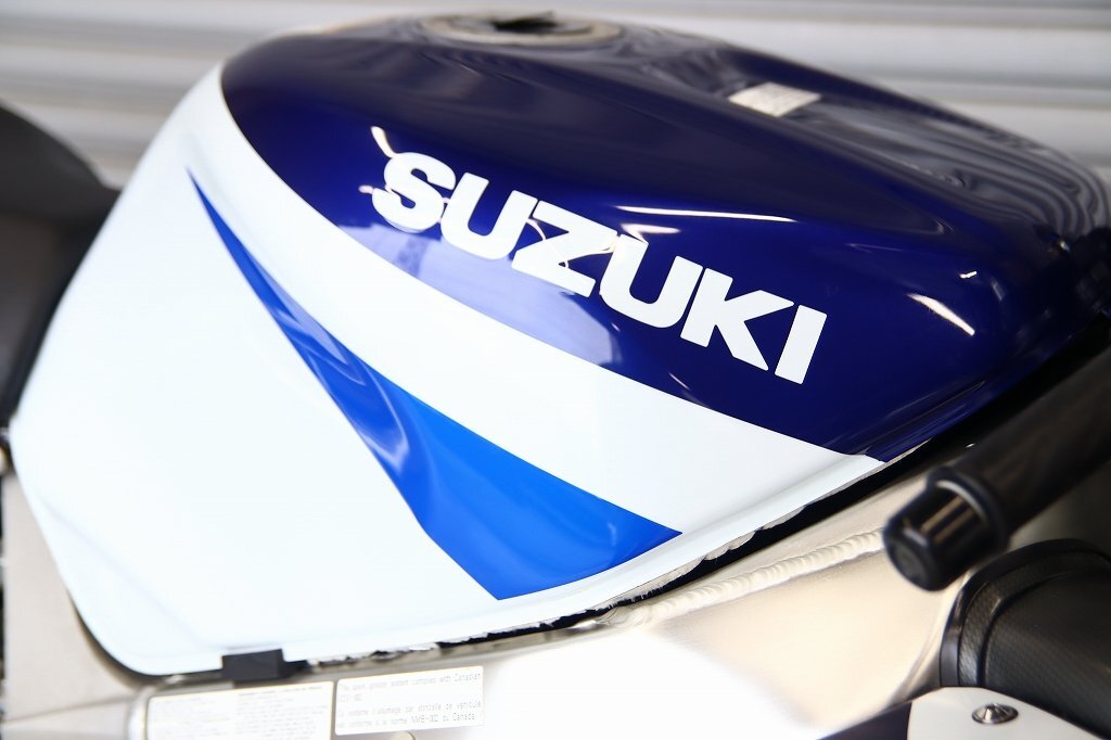 GSX-R750/外装コンディション良好/7代目Y型/逆車/カナダ仕様/フルパワー/修復歴なし/ローンOK/GSXR1000/GSX-R750/GR7Hの画像9