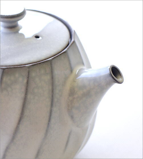 ティーポット おしゃれ かわいい ポット 白 茶こし付き 半磁器 北欧 和食器 日本製 波佐見焼 シンプル ねじり縞ポット 白の画像5