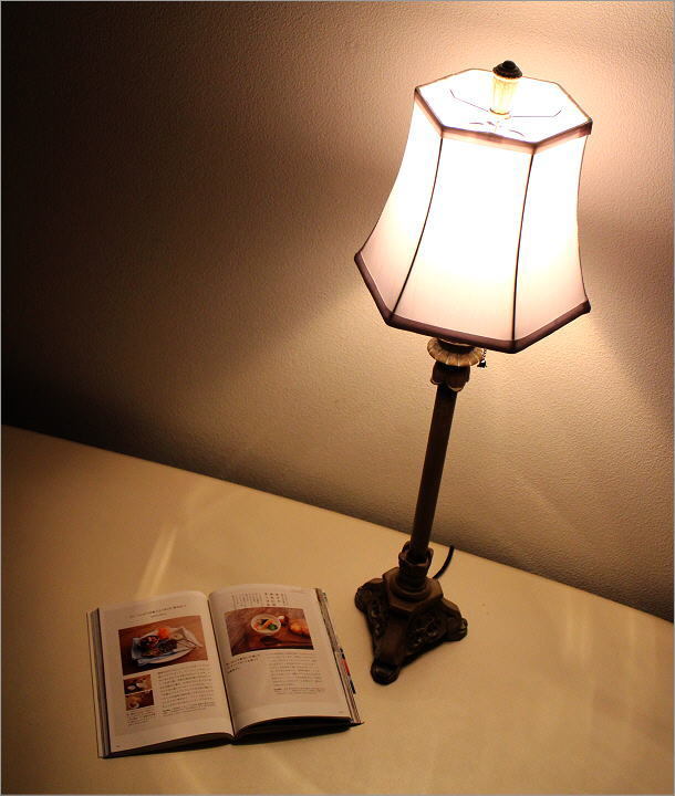 テーブルランプ おしゃれ ライト スリム ベッドサイドランプ サイドテーブル シンプル 寝室 照明スタンド クラシックなテーブルランプ E_画像3