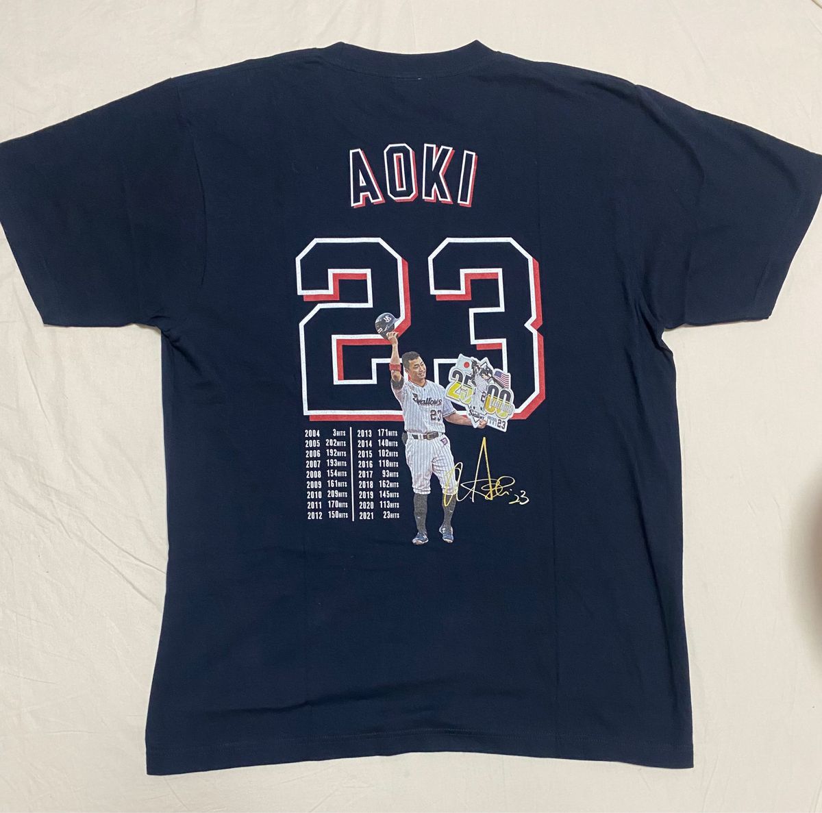 マジェスティック ヤクルトスワローズ 青木宣親 日米通算2500本安打達成記念Tシャツ ネイビー Lサイズ