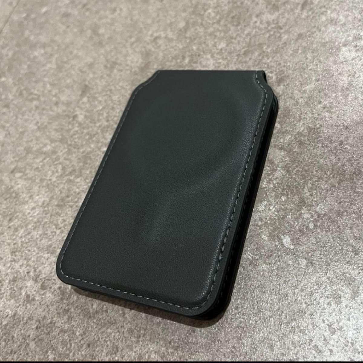 【新品】 iPhone レザーカードケース 二つ折り 薄型 MagSafe