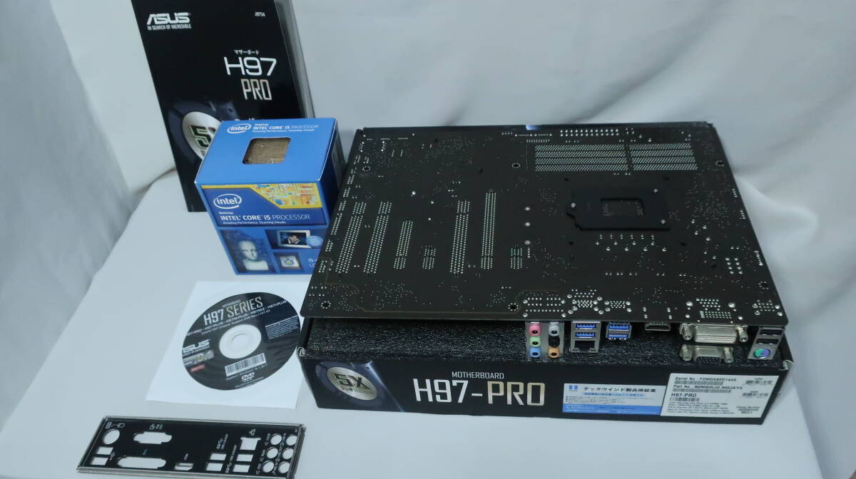 ASUS H97-pro マザーボード + CPU Intel i5-4590　 　CPUクーラー（実装済）、バックパネル付　動作品ジャンク_画像3