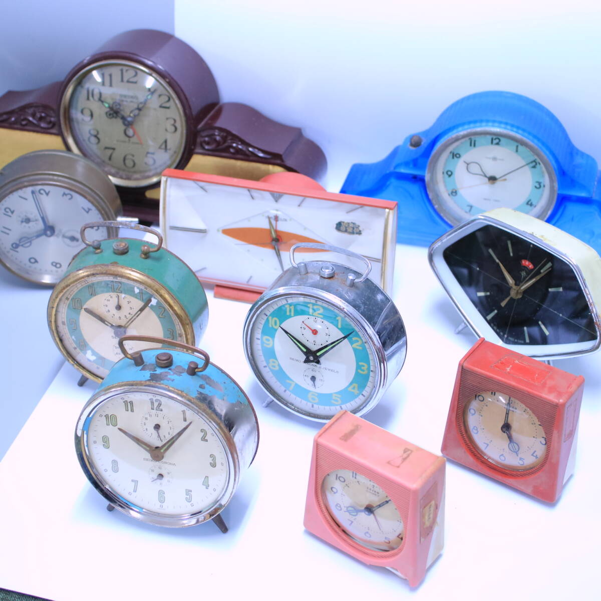 あ//A7055 目覚まし時計　古い手巻き　置き時計　SEIKO セイコー　精工舎　TOYO CLOX　など　いろいろまとめて_画像1