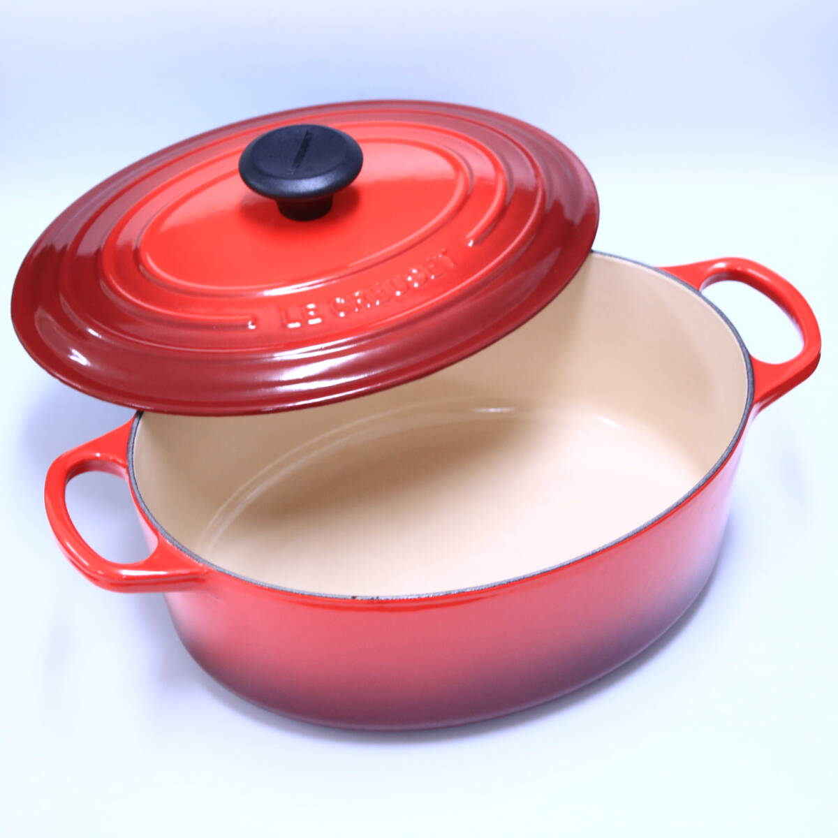 あ//A7099. 【美品】 LE CREUSET ル・クルーゼ　ココット　オーバル27cm 　ガス・IH・オーブン対応_画像2