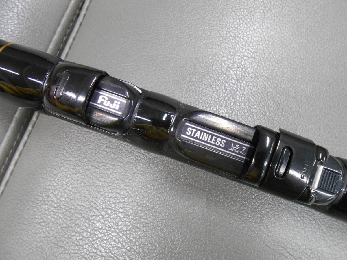 ダイワ精工名竿 磯竿の長竿 ロング大島 1.5-81V 中古のお品です ダイワ精工名竿 磯竿の長竿 ロング大島 1.5-81V 中古のお品です