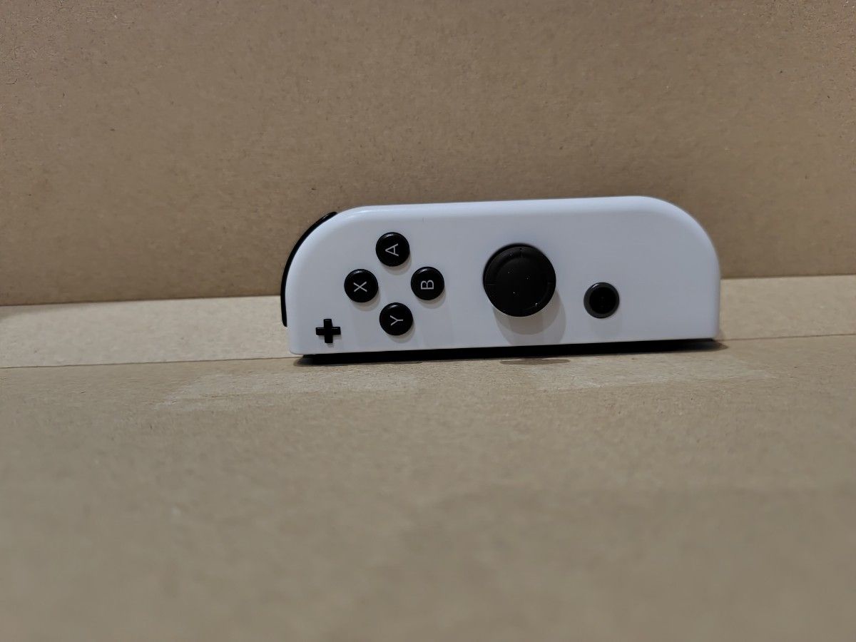 ジャンク品扱い　Switch ジョイコン Joy-Con Nintendo コントローラー R　ホワイト