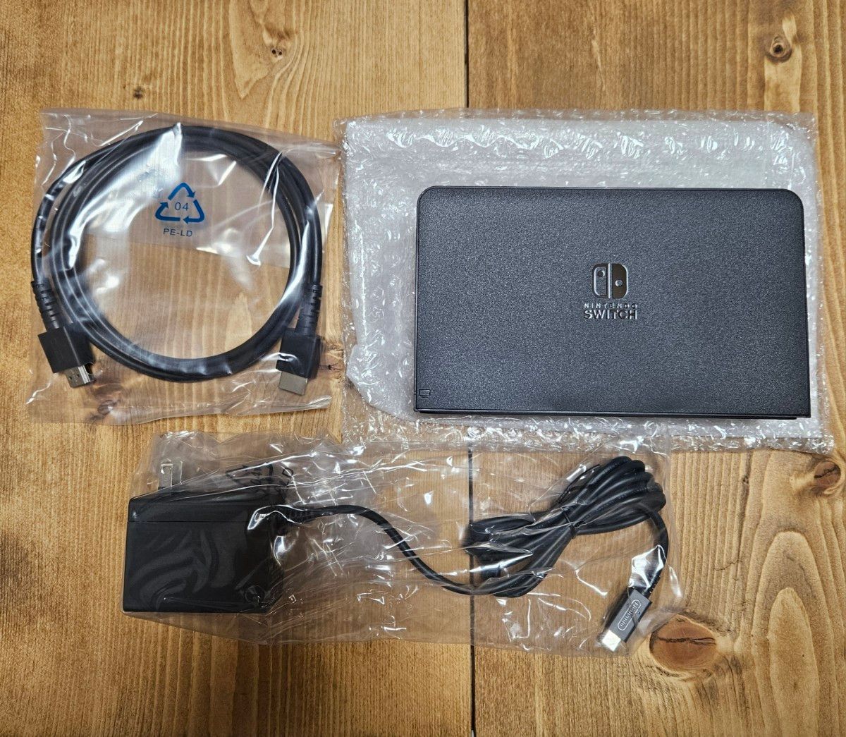 [新品] Nintendo Switch 有機EL ドックセット（ACアダプター・HDMIケーブル付）