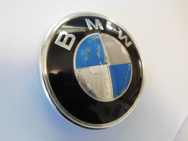 希少レア♪中古（塗装剥がれ大）BMW・3シリーズ？不明？9㎝（アルミ製）品番：5114-1？72969エンブレムバッジ当時物・レトロ_UPです。※表面塗装剥がれあり