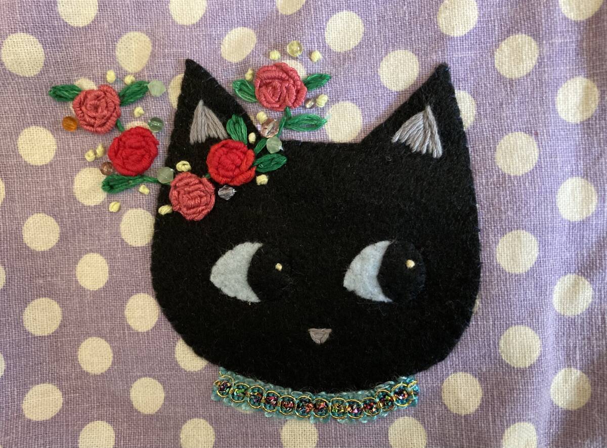 ハンドメイド ミニトートバッグ 「バラ園に住む黒猫さん」薔薇 刺繍 ねこ ローズの画像3