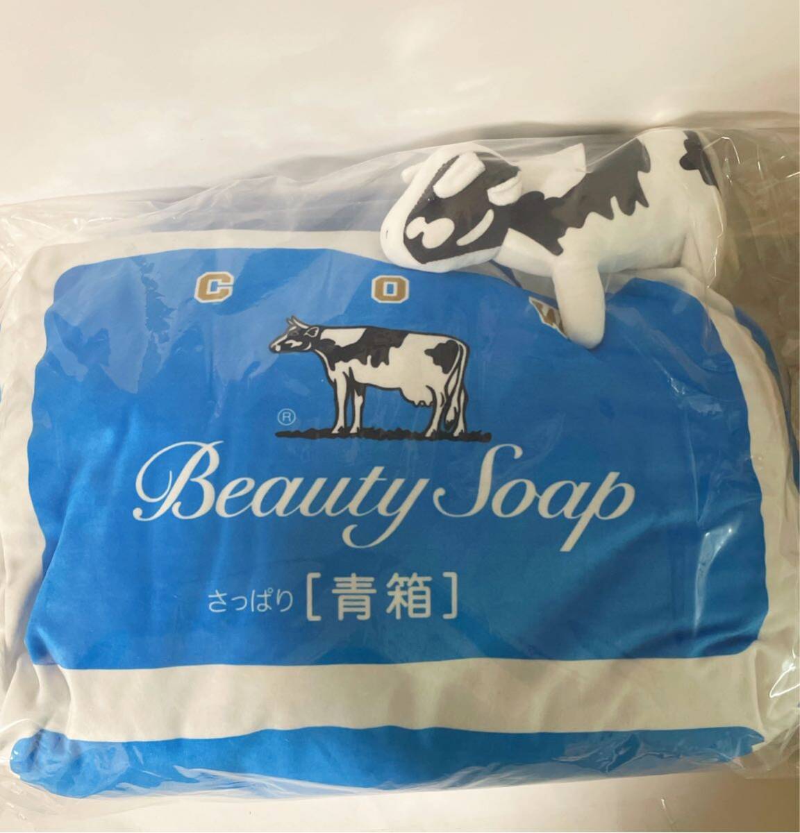 未開封2種セット☆牛乳石鹸 一番くじ クッション 赤 青 牛 A賞 未開封2種セット☆牛乳石鹸 一番くじ クッション 赤 青 牛 A賞