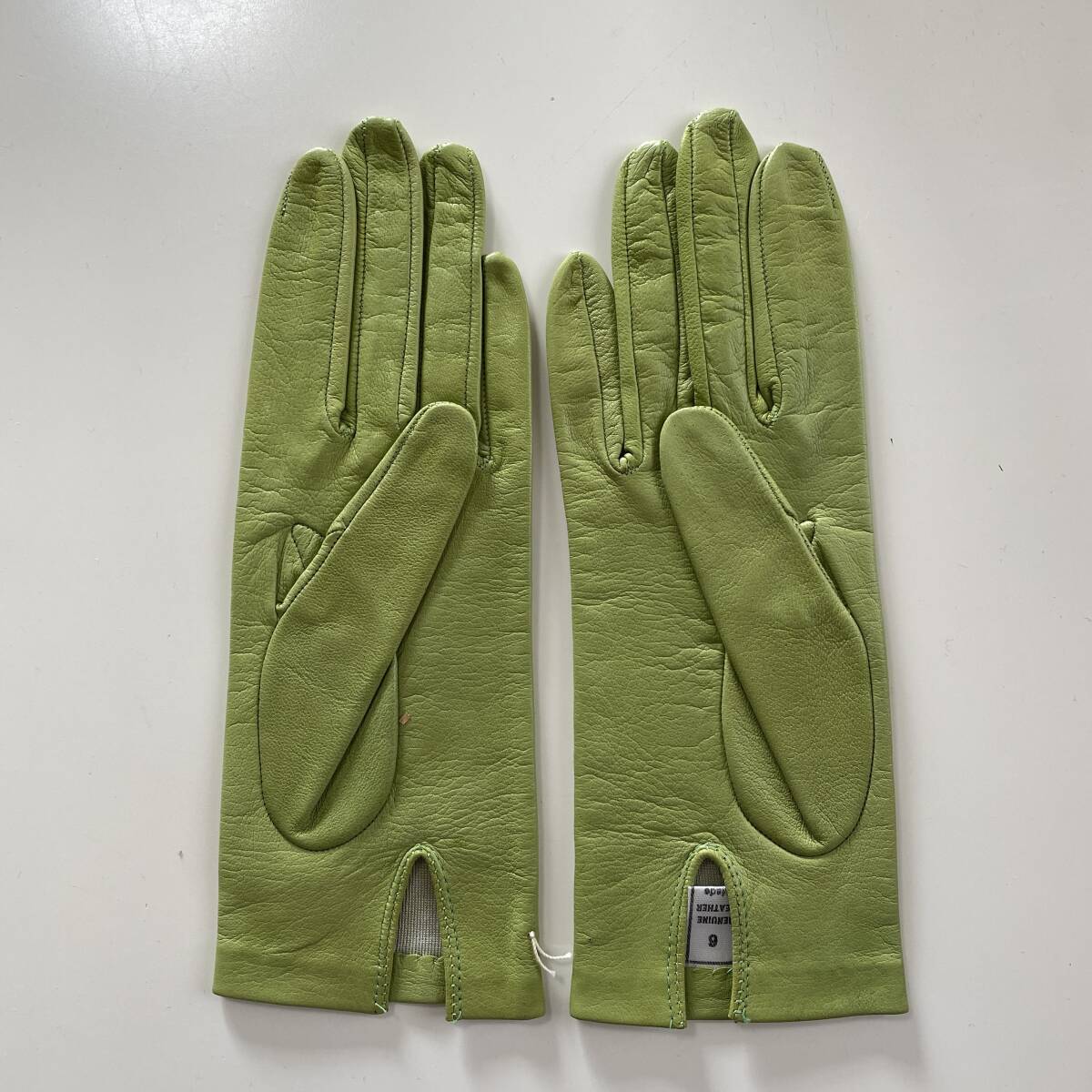 【美品】イタリア製　マドヴァ　Madova Gloves レディース　レザーグローブ　ライトグリーン　革手袋　サイズ6 シルク裏地_画像2