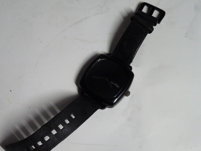 電池交換◆NIXON ニクソン 腕時計 HOT STEPPER THE SHUTTER アナログ クオーツ スクエア 2針 文字盤 ブラック の画像5