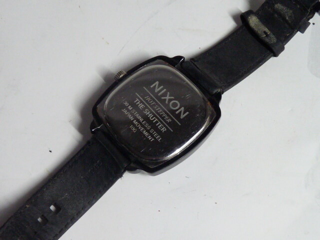 電池交換◆NIXON ニクソン 腕時計 HOT STEPPER THE SHUTTER アナログ クオーツ スクエア 2針 文字盤 ブラック の画像6