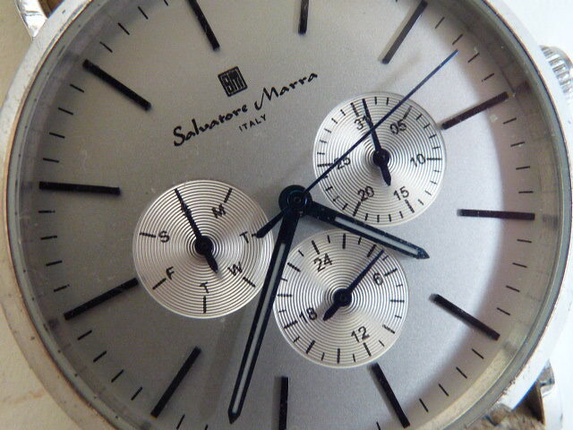 電池交換◆Salvatore Marra サルバトーレ マーラ SM16115-1 メンズ 腕時計 QZ シルバー文字盤 デニムベルトの画像3