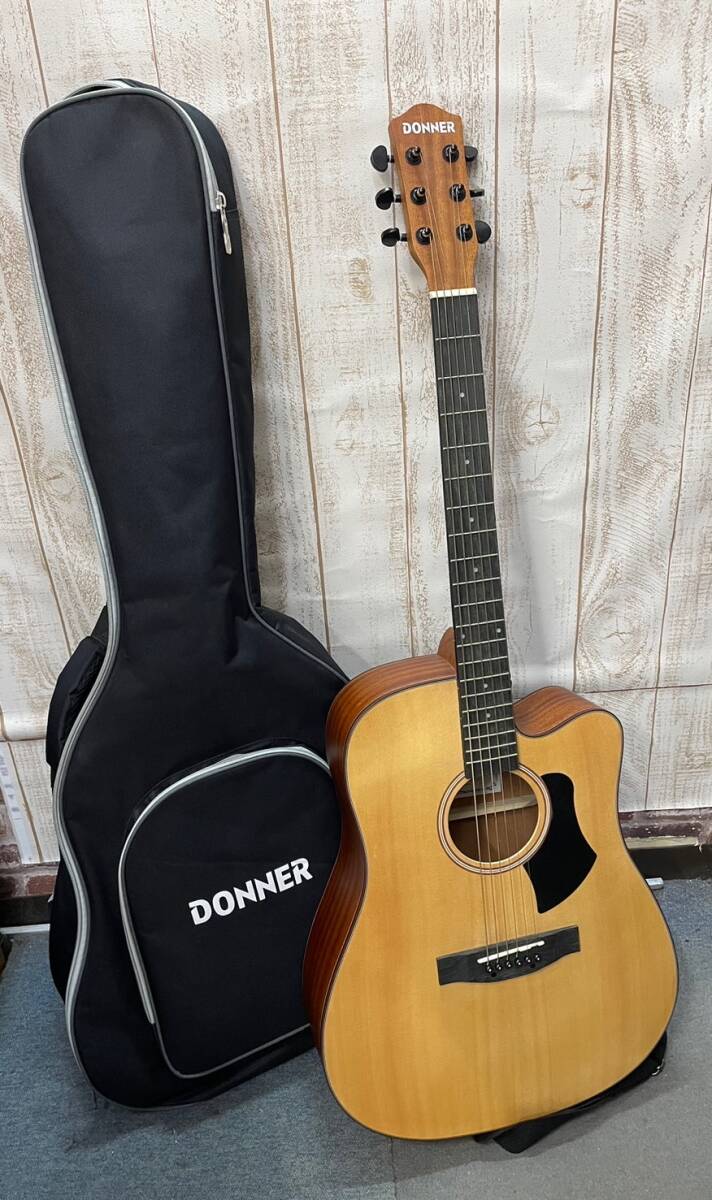 送料無料S84083 Donner アコースティックギター DAD-110C ケース付 ギター アコギ 楽器 良品の画像1
