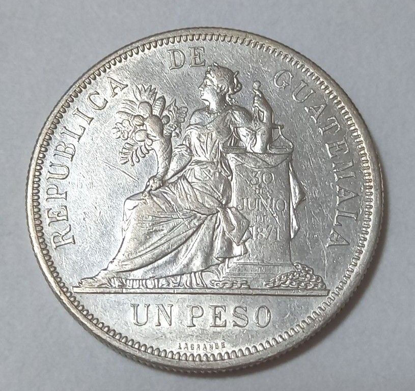 グアテマラ　1ペソ　銀貨　1894年　女神像