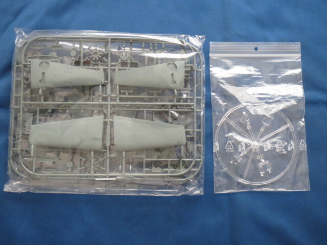 エデュアルド　1/72　F6F-5　ProfiPACK　エッチングパーツ付_画像2