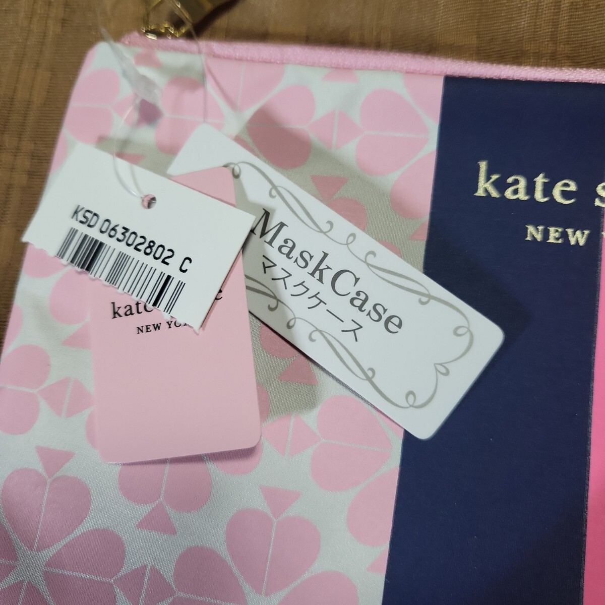 kate spade　新品 大人気 　　マスクケース　ポーチ 百貨店で販売_画像2
