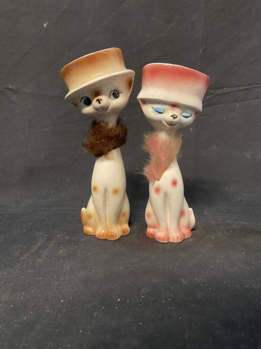 レトロポップ 陶器製 花柄 シャム猫のペア人形　置物 アンティーク インテリア オブジェ 猫 陶器_高さ約20㌢